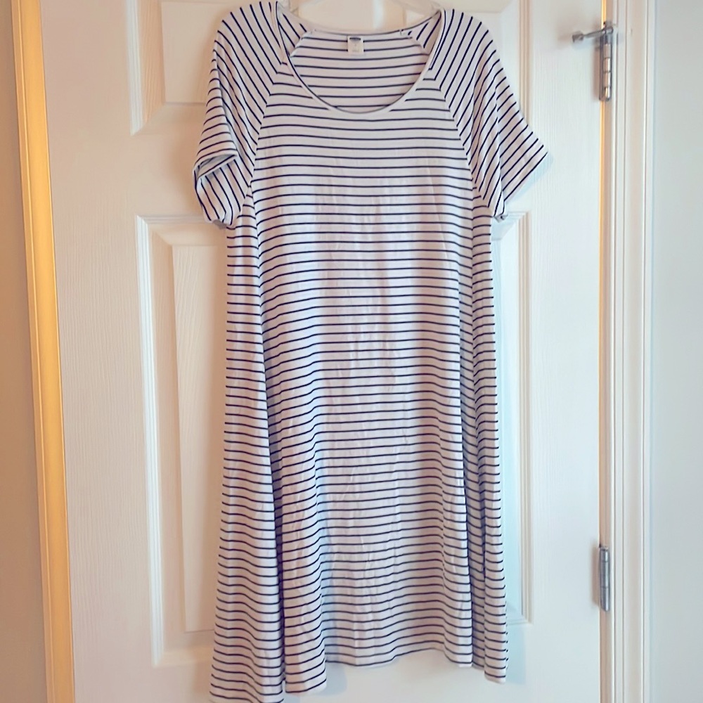 Black/white striped short-sleeve dress. Old Navy, size Medium